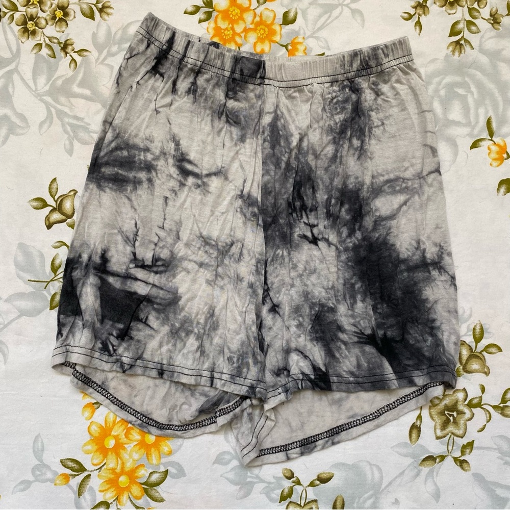 Shein Size M Black & White Tie Dye Shorts